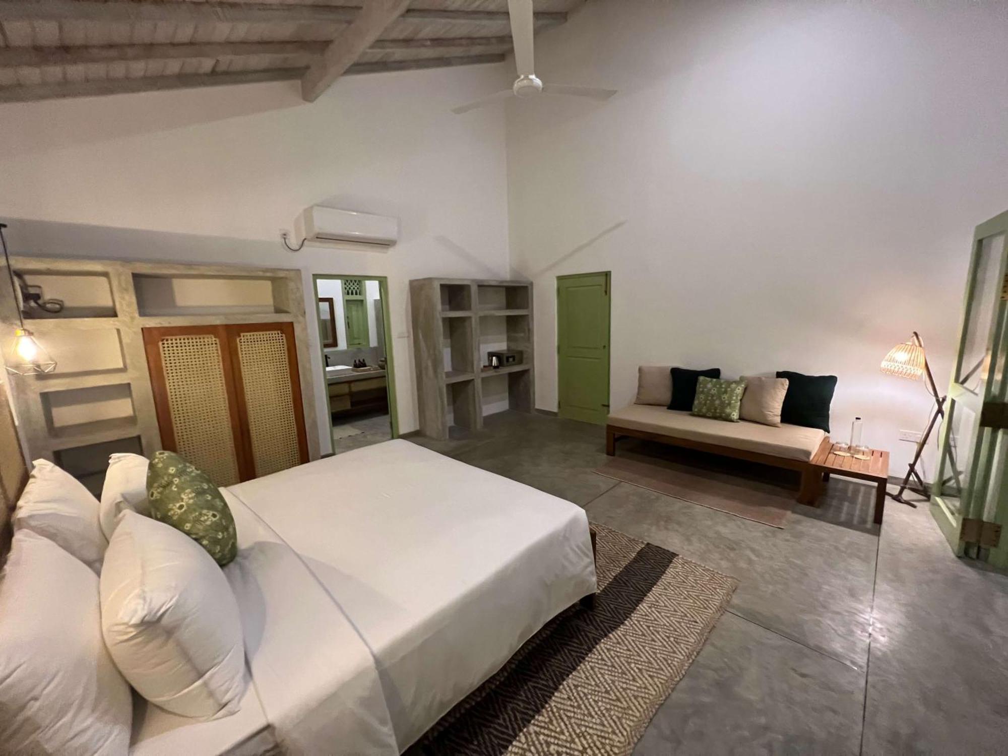Zen House Hotel Ahangama Room photo